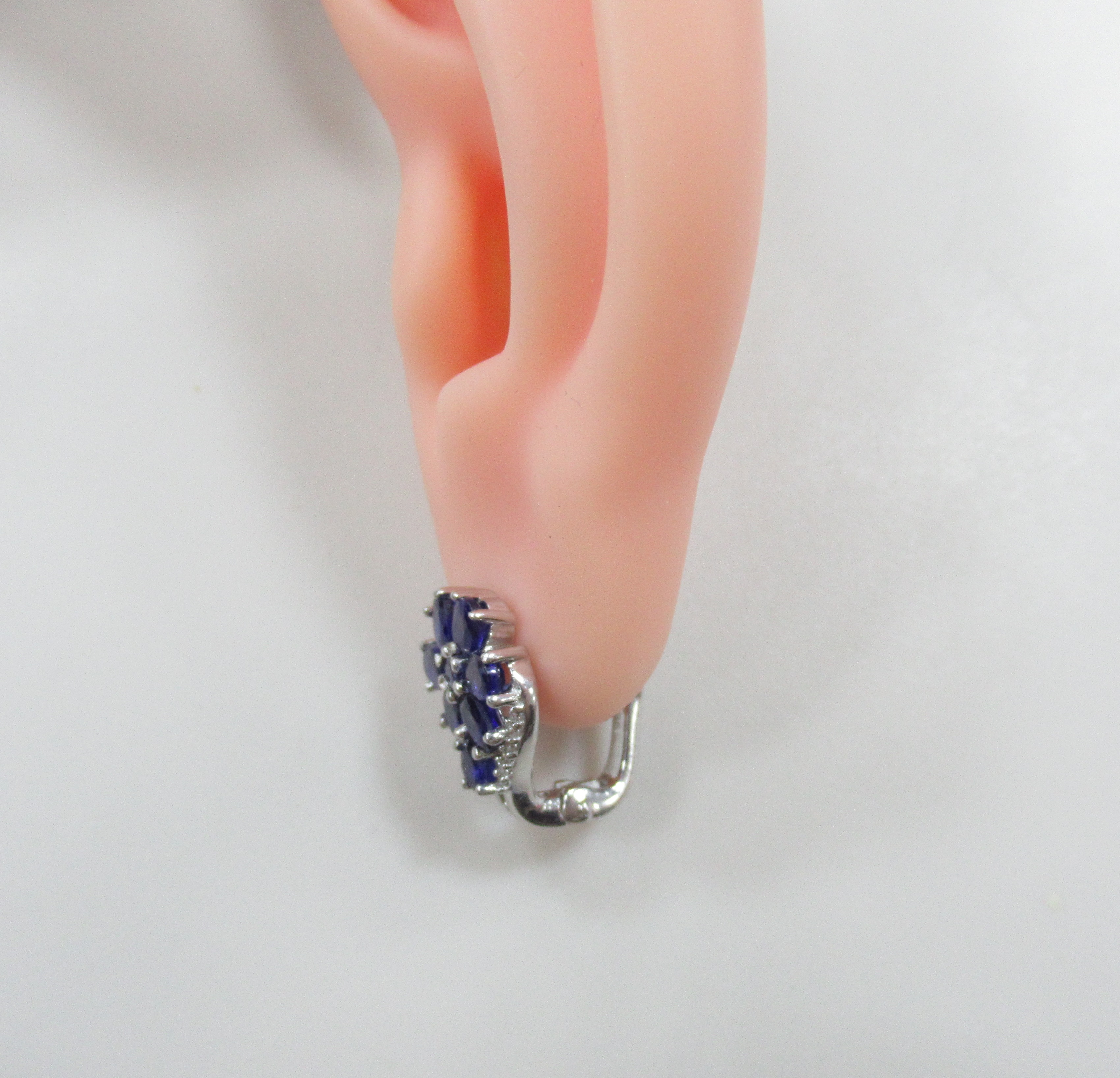 Серебряные серьги с сапфирами "Цветы"